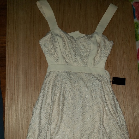 NWT BCBGMAXAZRIA Tan DRESS - Picture 2 of 4